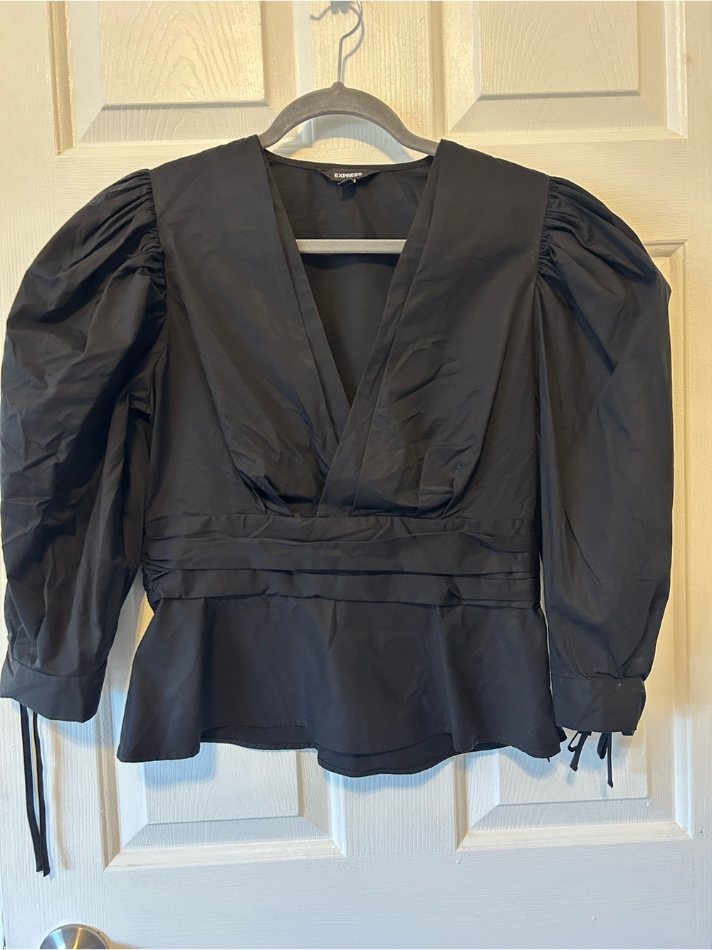 Express Black V-Neck Puff Sleeve Peplum Top